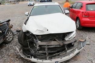 国产宝马事故视频大全,揭示行车安全警示录  第2张